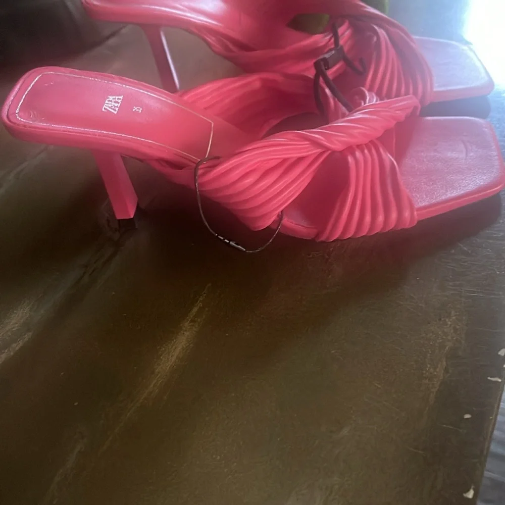 Zara solid pink color square toe dress pump heeled sandal - Picture 2 of 4